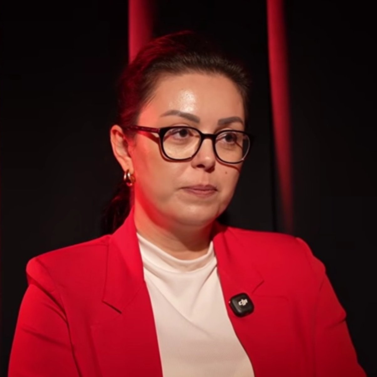 „Tata o bătea pe mama chiar și atunci când era bolnavă de cancer. Aveam 12 ani când mama a murit la 50 de ani, după ani de boală și violență”. Povestea dramatică a Dianei
