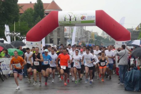 Peste 740 de alergatori au participat la Crosul Padurii – Dolce Sport