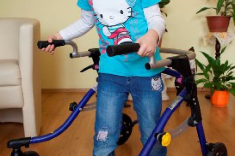 O fetita de 5 ani din Slovacia cu paralizie cerebrala – parte din studiul tratamentului cu celule stem