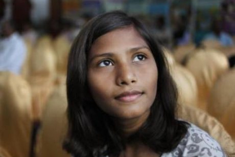 La doar 13 ani, o fata saraca din India si-a inceput masterul in microbiologie 
