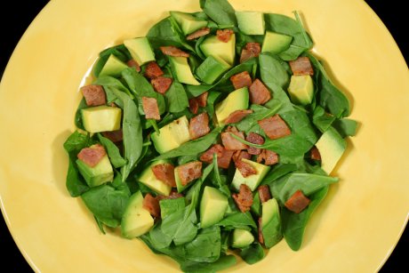 Salata de avocado cu pastrama de vita