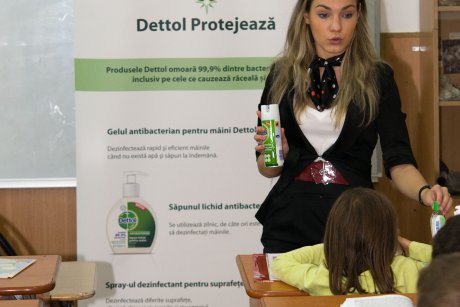 Dettol are grija de sanatatea elevilor!