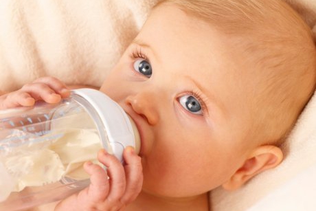 Cum alegi laptele praf pentru bebelus