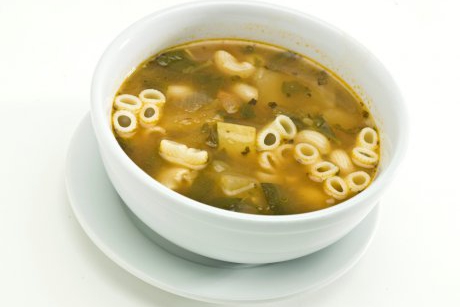 Minestrone: supa italiana cu paste