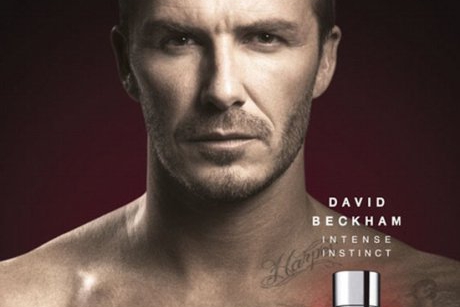 Cel mai sexy tatic, David Beckham, isi arata tatuajul cu numele fetitei lui