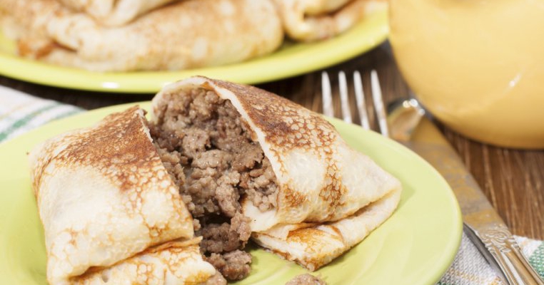 Clatite umplute cu carne de vita