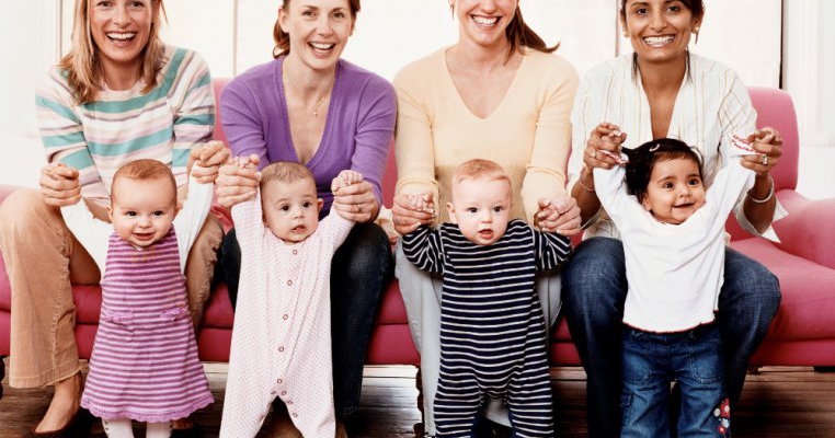 7 prietene de care orice mama are nevoie
