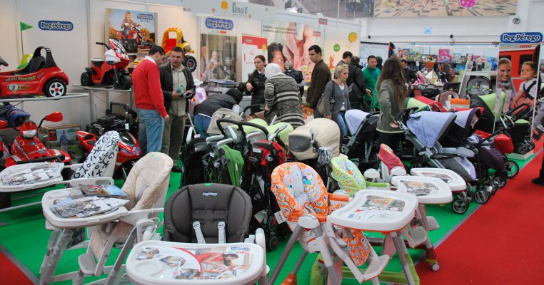 Peste 4000 de oameni au luat azi cu asalt Baby Boom Show, Primul Targ International din Romania pentru copii cu varsta intre 0-5 ani si viitoare mamici
