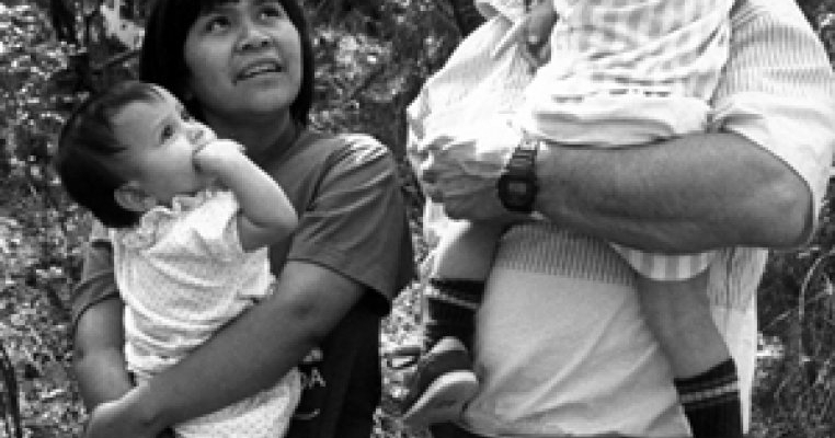 Un barbat din Philadelphia si-a regasit mama dupa 20 de ani intr-un trib din Amazon