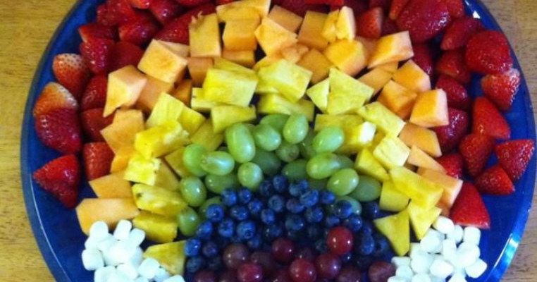 Salata de fructe Curcubeu