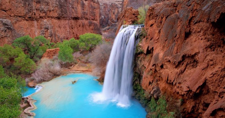 Top 10 cele mai spectaculoase piscine naturale din lume