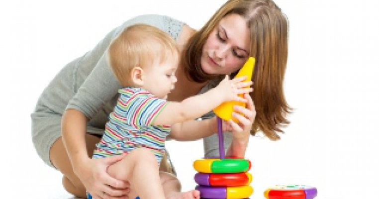 10 jocuri de dezvoltare cognitiva pentru bebelusul de 6 luni