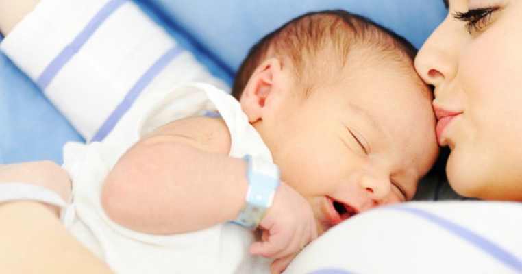 Dupa nastere: ce se intampla cu bebe cand este luat de neonatolog