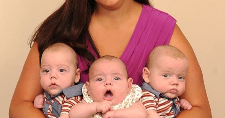O super familie! O femeie a nascut patru copii in mai putin de un an