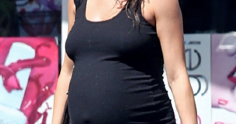  Mila Kunis si adorabila ei burtica