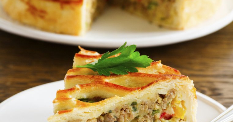 Placinta cu carne si legume