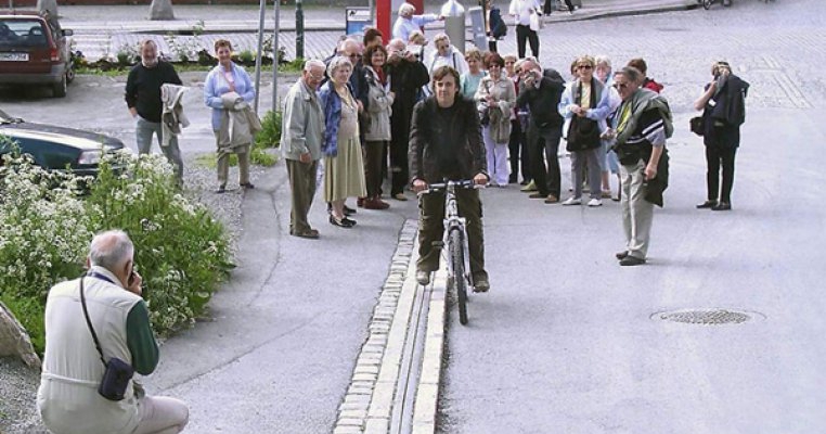Un orasel din Norvegia a montat primul lift pentru biciclete din lume