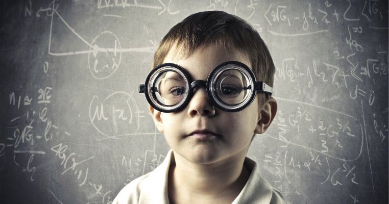 Tabel: Dezvoltarea cognitiva a copilului intre 3-6 ani