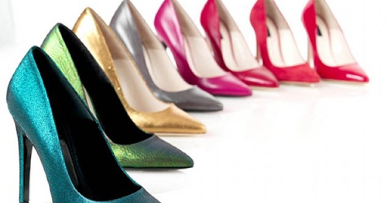 Tocurile stiletto iti imbatranesc articulatiile si provoaca artrita