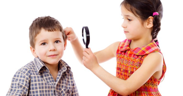 Urechile copilului: totul despre excesul de cerumen 