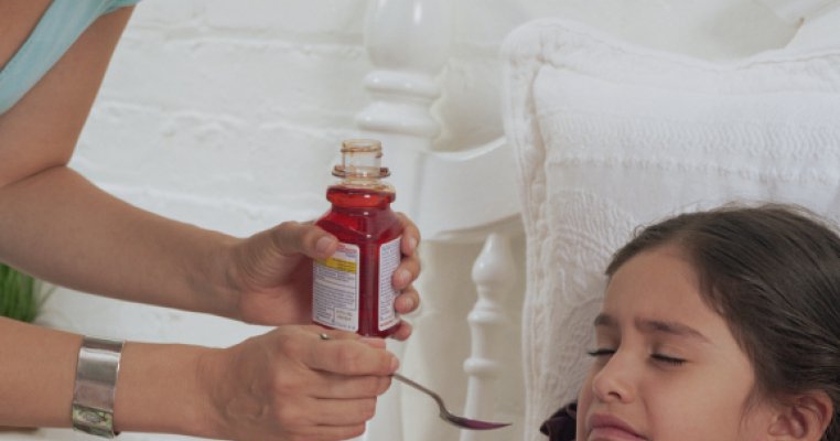 Cum se administreaza medicamentele copilului: ghid pe varste
