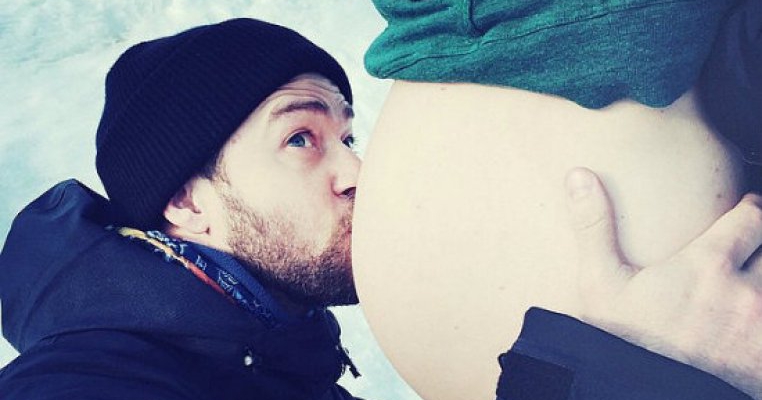 Jessica Biel, surprinsa de papparazi cumparand un cadou pentru bebe! Asteapta actrita un baietel?