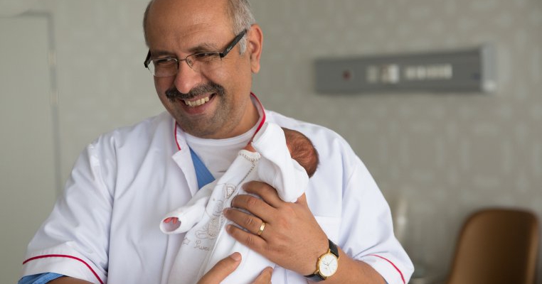 Mana unui copil nenascut salvata printr-o interventie cu laser