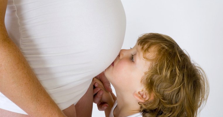 Relatia fraterna: ce se intampla in familie atunci cand apare un fratior