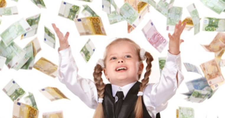 10 Jocuri prin care iti inveti copilul despre bani