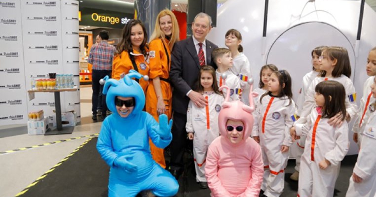 La mall Promenada, Kids on the moon a strans peste 550 de copii