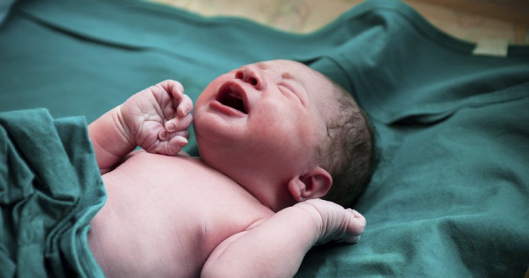 Nou-nascutul si socul trecerii la viata extrauterina
