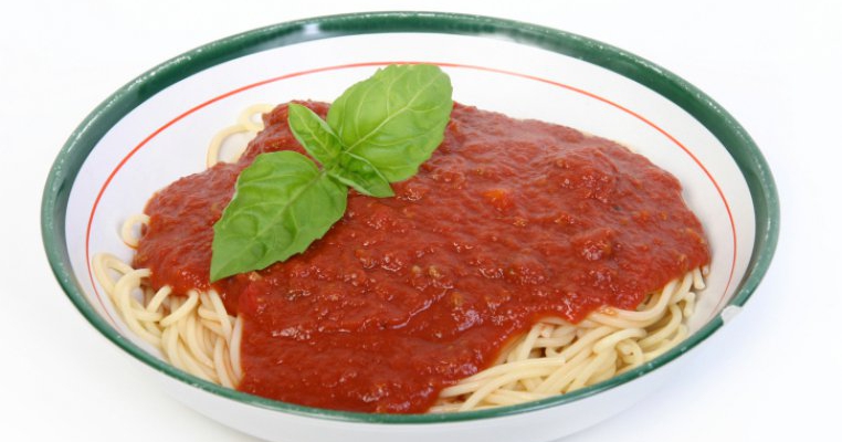Spaghete cu sos napolitan