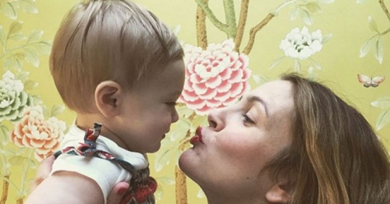 Corpul lui Drew Barrymore dupa nastere este "ca un cangur cu un marsupiu urias"