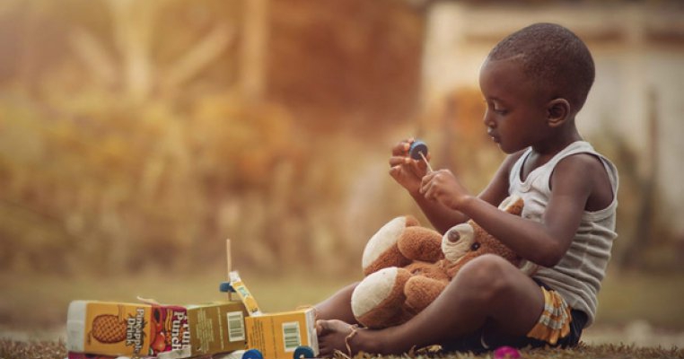 Momentele fericite ale copilariei, surprinse intr-un proiect fotografic adorabil 