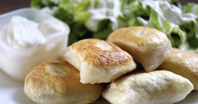 Pierogi, piroste sau coltunasii umpluti