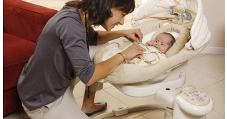 Vine bebe? 5 obiecte indispensabile pentru tinerii parinti
