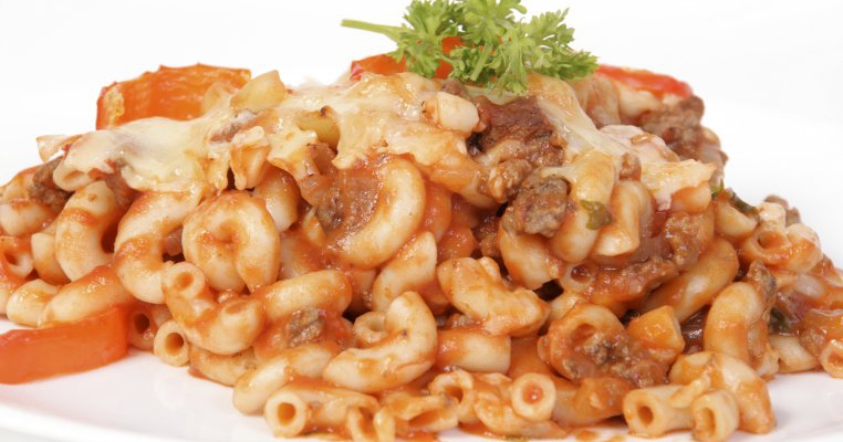 Paste cu carne si sos de rosii