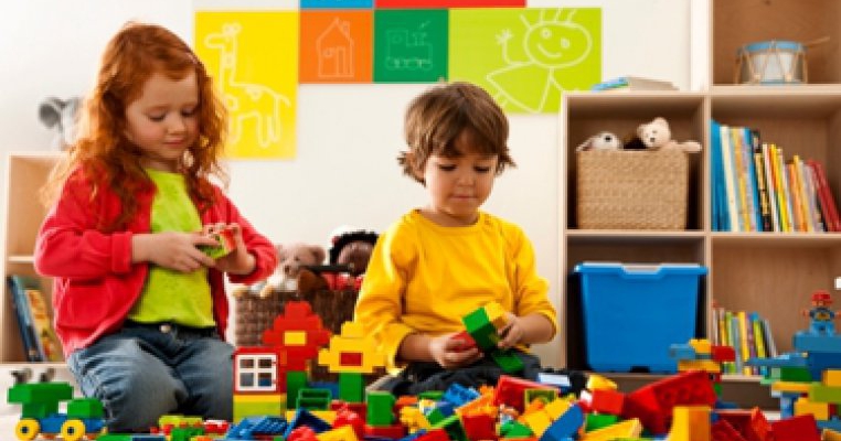 Cum inveti copilul formele cu Lego Duplo