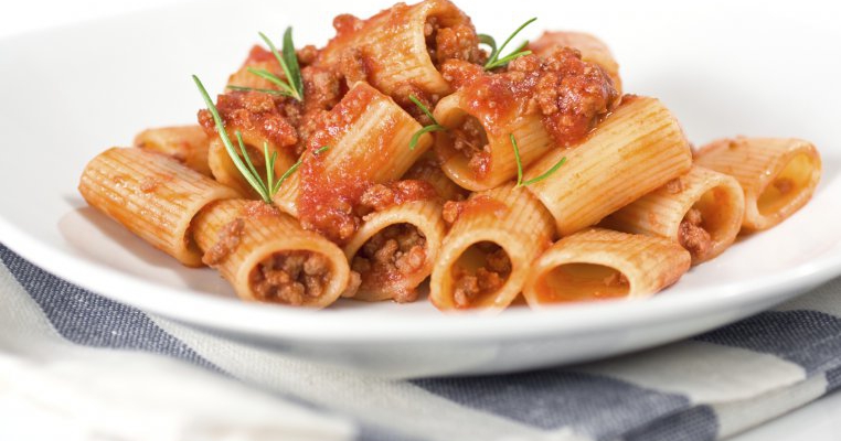 Paste la cuptor cu carne si verdeata