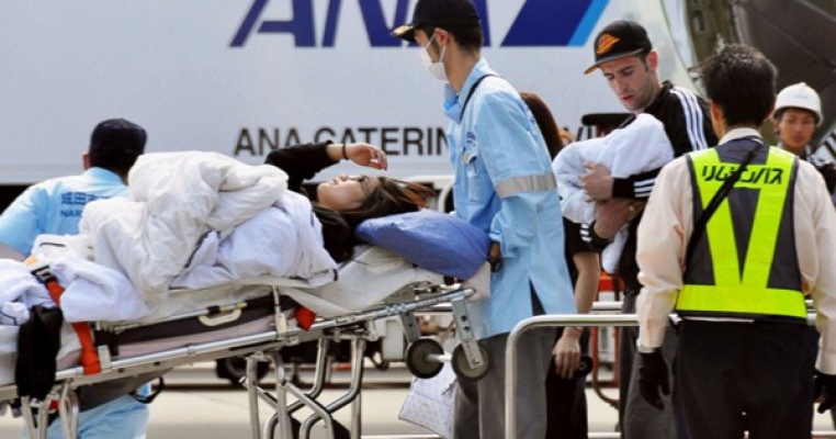 O femeie care nu stia ca este insarcinata a nascut in avion 