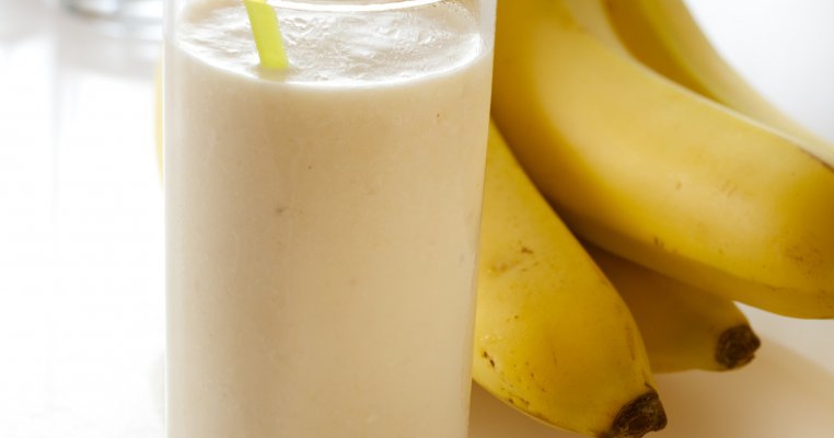 Milkshake cu banane si ciocolata