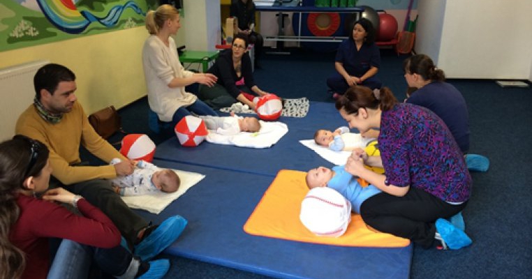 KinetoBebe si Humana va invita la o sedinta gratuita de Bebe Gim – fitness pentru bebelus