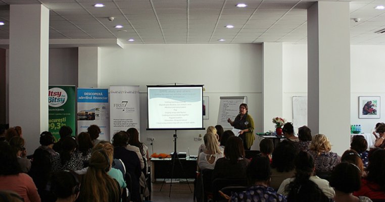 Educatorii din cresele si gradinitele de stat, instruiti de profesori din Marea Britanie la singura Conferinta de Educatie Timpurie din Romania