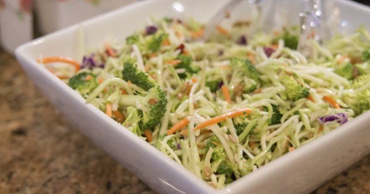 Salata de cruditati cu broccoli