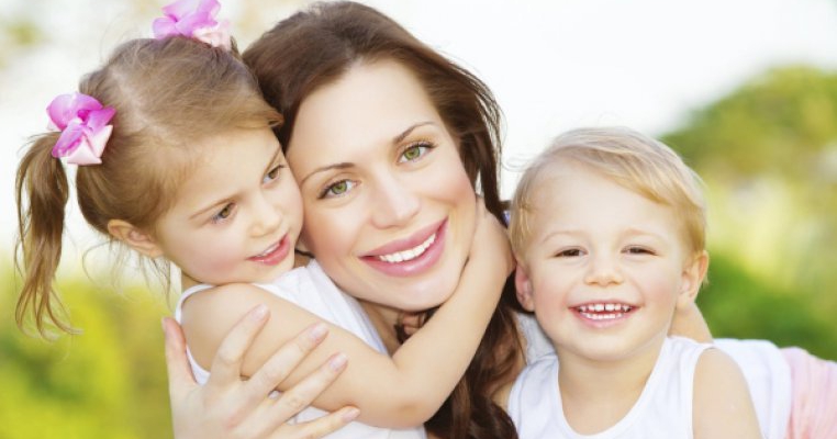 "Ca mama mea, nimenea!" Ce simt si spun copiii despre mama lor 