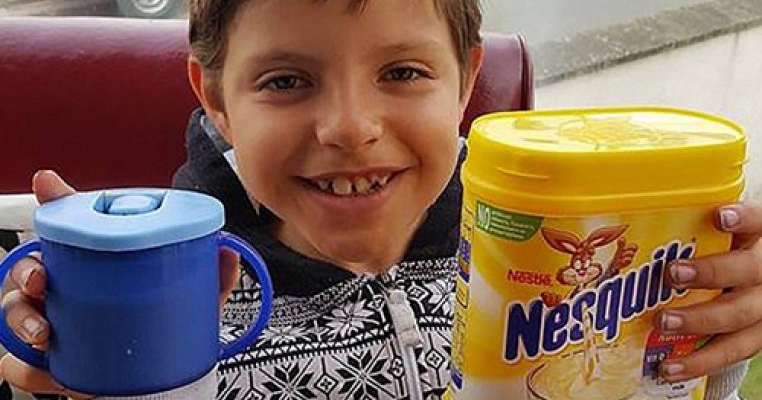 Baietelul de 11 ani care mananca numai milkshake-uri Nesquik