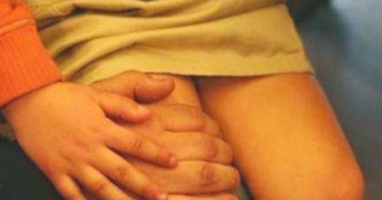 Conferinta academica sustinuta la Universitatea din Cambridge: Pedofilia este naturala si este normal ca barbatii sa se simta atrasi de copii