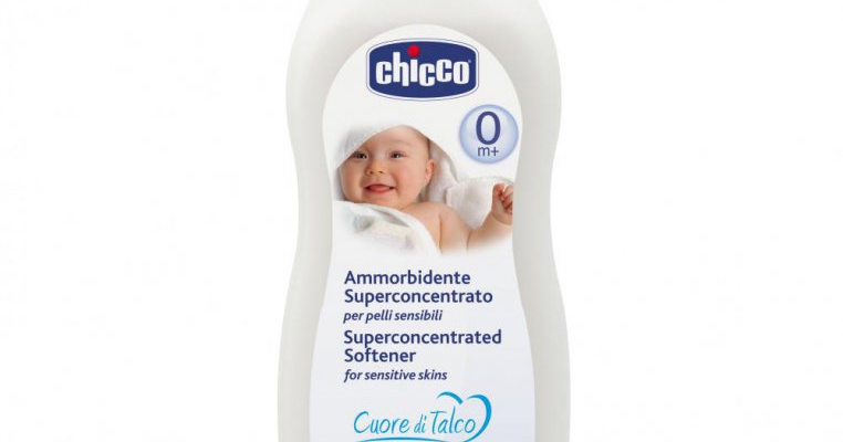 Castiga unul dintre cele 4 pachete de 3 balsamuri de rufe pentru copii de la Chicco