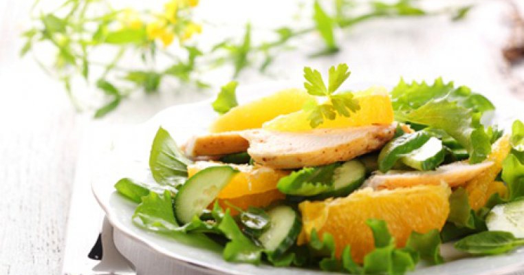 Salata de portocale si castraveti