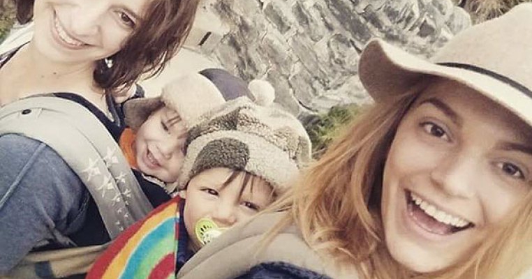 Jessica Colletti- mama ce alapteaza baiatul celei mai bune prietene starneste controverse pe Internet